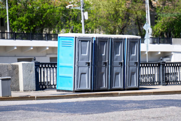 Best Luxury portable toilet rental  in Quinebaug, CT